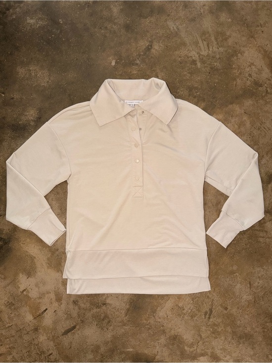 Sincerly Jules Tops - Sincerely Jules Cream Polo Collar Sweatshirt Pullover Relaxed Fit Medium